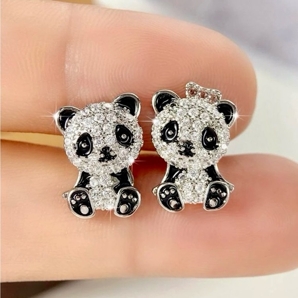 🐼 Adorable CZ Panda Earrings NWT - Picture 2 of 8